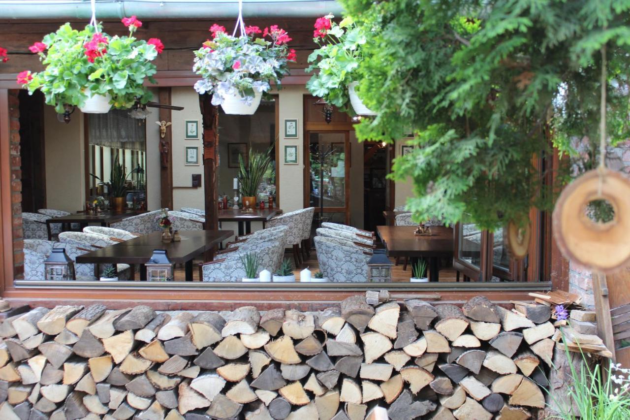 Trenčín Maria Penzion & Restaurant מראה חיצוני תמונה