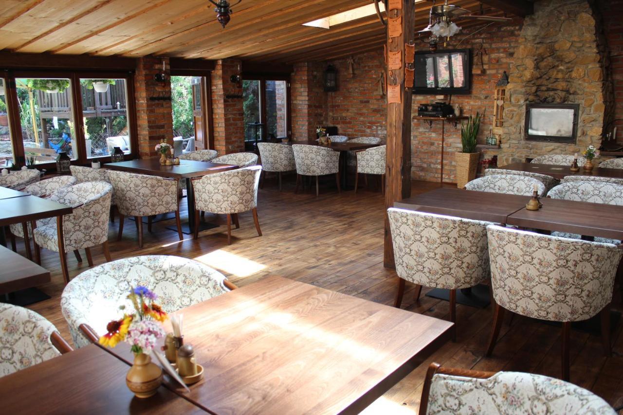 Trenčín Maria Penzion & Restaurant מראה חיצוני תמונה
