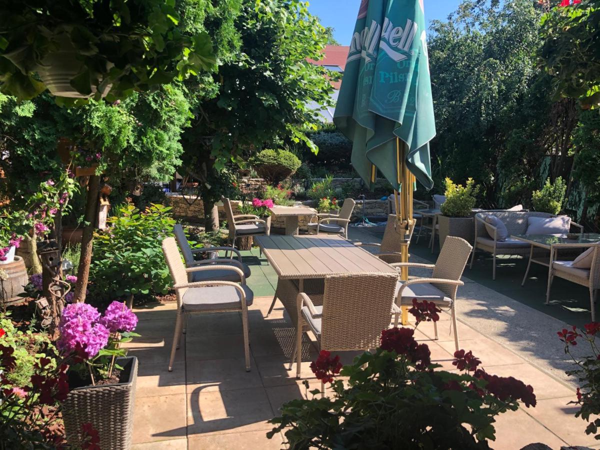 Trenčín Maria Penzion & Restaurant מראה חיצוני תמונה