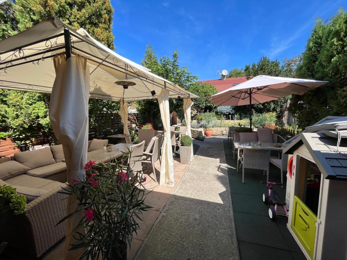 Trenčín Maria Penzion & Restaurant מראה חיצוני תמונה