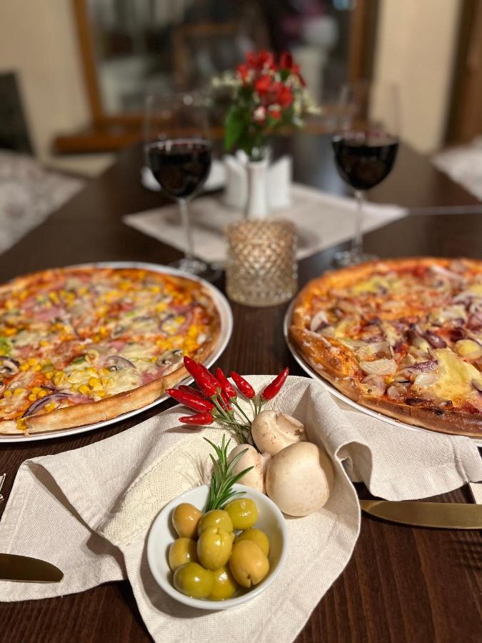 Trenčín Maria Penzion & Restaurant מראה חיצוני תמונה